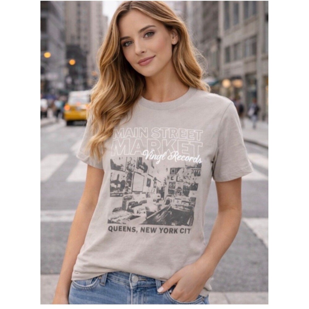 Doe- Casual graphic t-shirt with 'Main Street Market Vinyl Records' print XXL